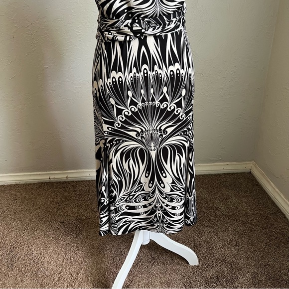 Taylor Sleeveless V Neck Twisted Waist Dress Plus Size 22W Black White - Picture 5 of 15